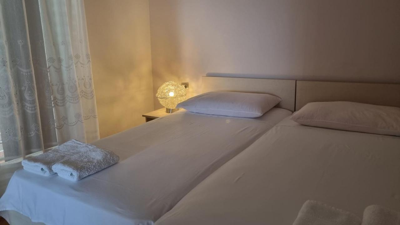 Apartments Kekica Novalja Eksteriør billede